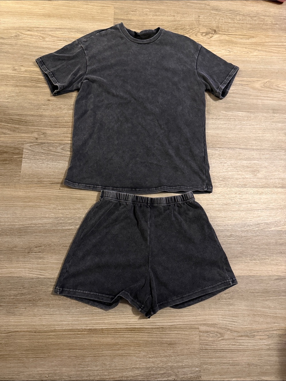 SHEIN Black Elastic-Waist Shorts